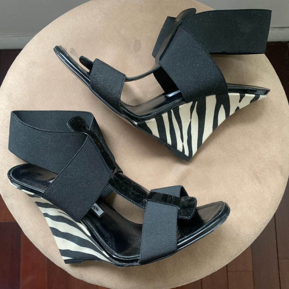 Manolo Blahnik black & white zebra wedge open toe size 37 heel 3” never worn